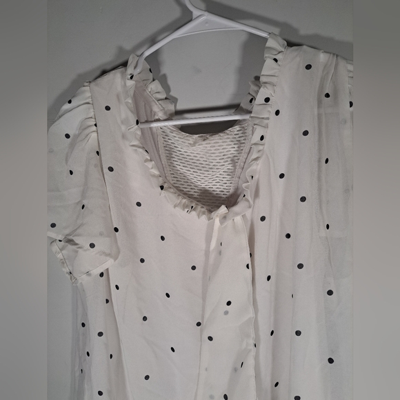Joe Fresh Active White and Black Polka Dot Bubble Shirt Ruffle Neck Size Medium - Picture 3 of 6